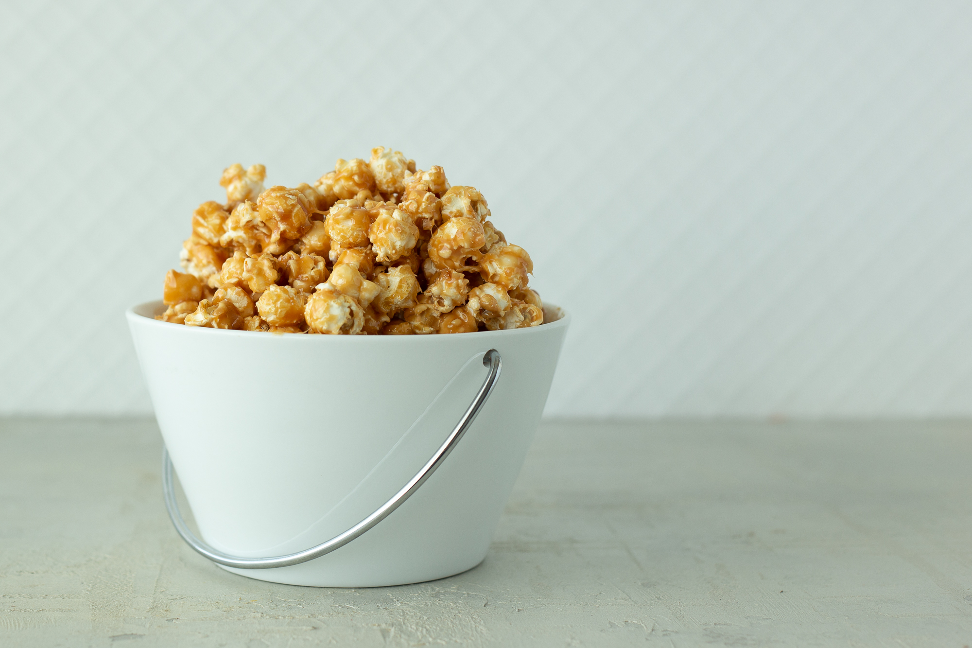 Experience the irresistible scent of caramel corn this fall 🤎⁠ ⁠ 🔗 in bio  to learn more about this yummy scent on our P&J Blog⁠ ⁠