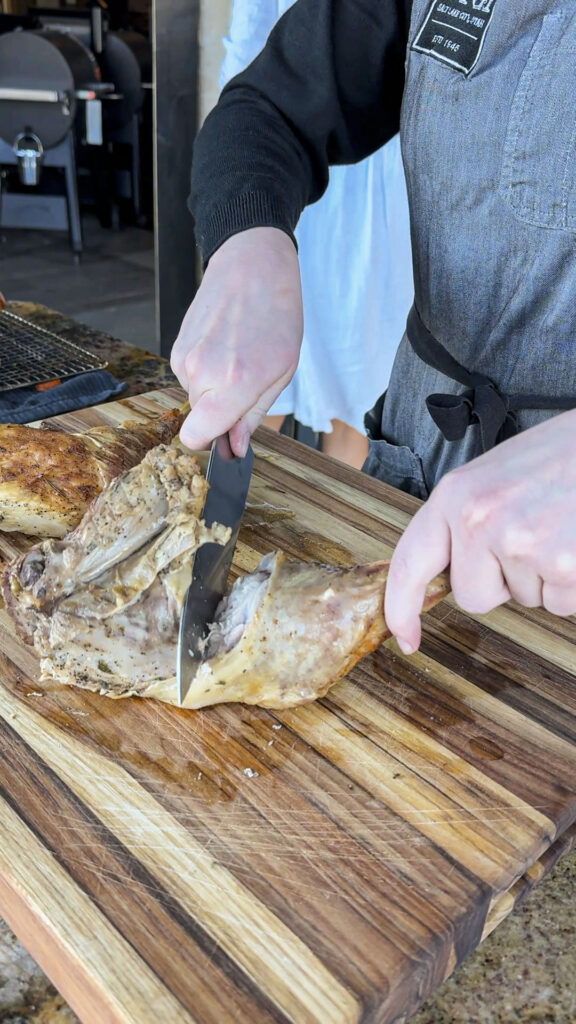 carving the turkey thigh